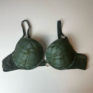 Victoria’s Secret Bra size 38b Push Up Bra Green/Olive
